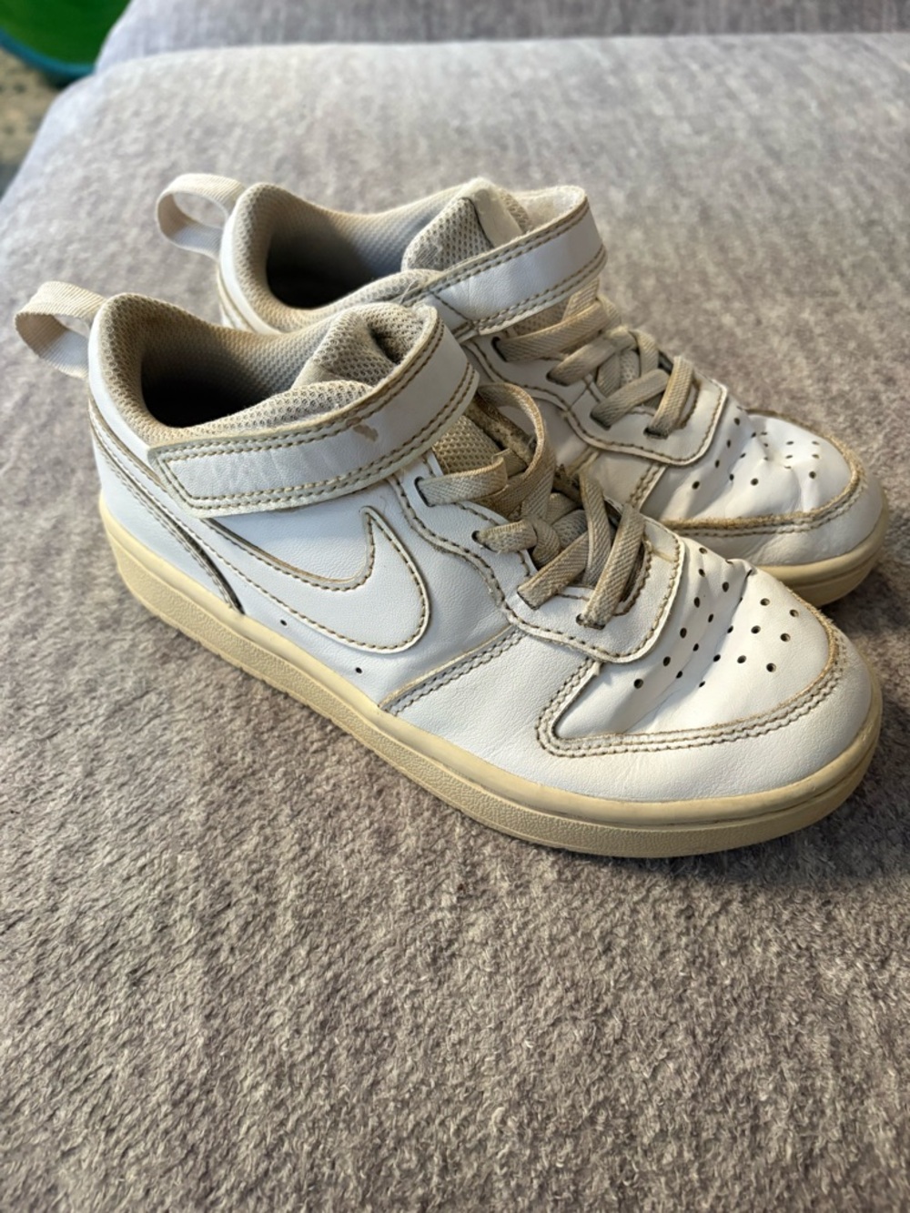 Kids White Nike Sneakers Shoes Size 13